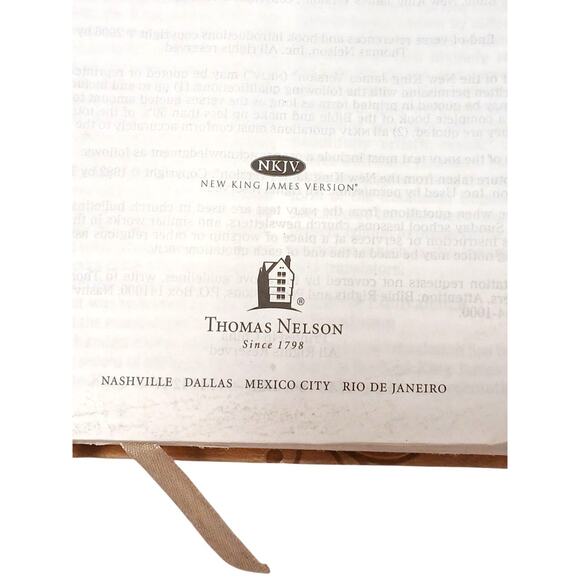 2006 NKJV The Holy Bible Large Print Personal Size Reference Leather Tabs Ribbon - Picture 7 of 16